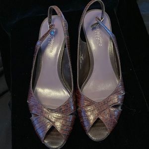 Comfortable and pretty open toe heels.